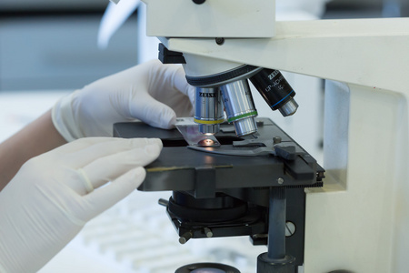 Komplexní diagnostický nástroj: SARS-CoV-2, chřipka A/B a RSV Antigen Rapid Test Kit
